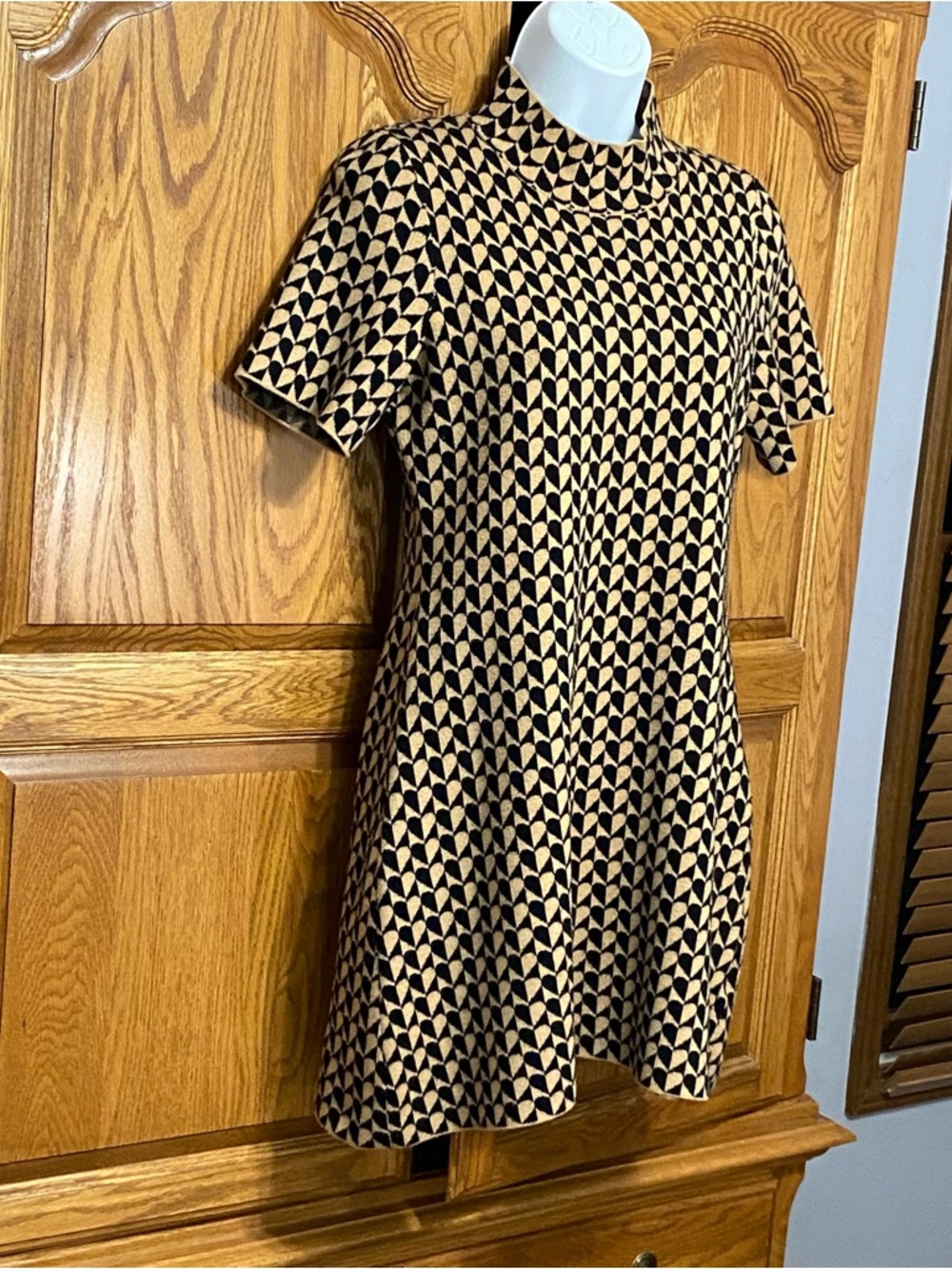 Anthropologie The Nina Short-Sleeve Mock-Neck Mod Mini Dress Brown Motif Sz M - Picture 5 of 16